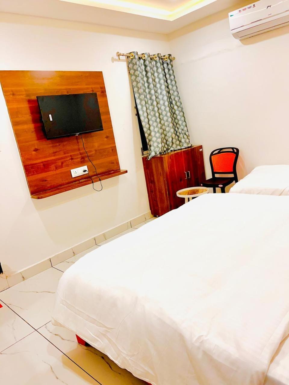Hotel Shree Kedar Palace Ujjain Extérieur photo